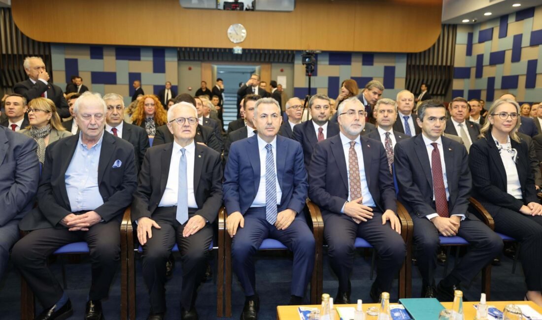 İZMİR, (DHA)- TÜRKİYE İşveren Sendikaları Konfederasyonu'nun (TİSK), Çalışma ve Sosyal