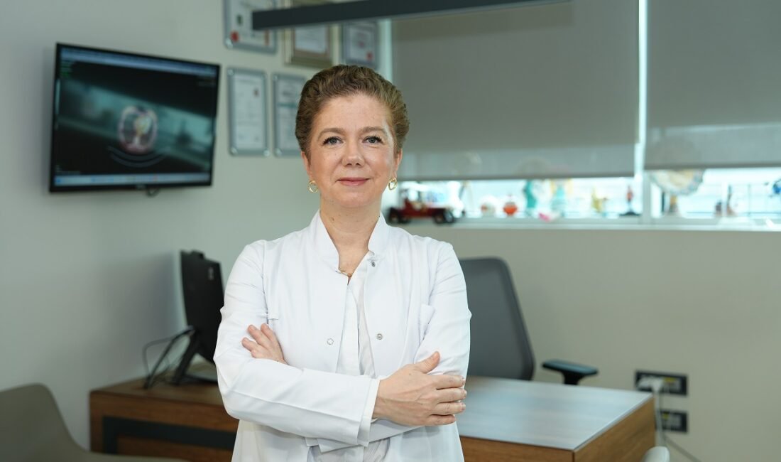 İSTANBUL, (DHA)- MEME Cerrahisi Uzmanı Doç. Dr. Pelin Basım, 1-7