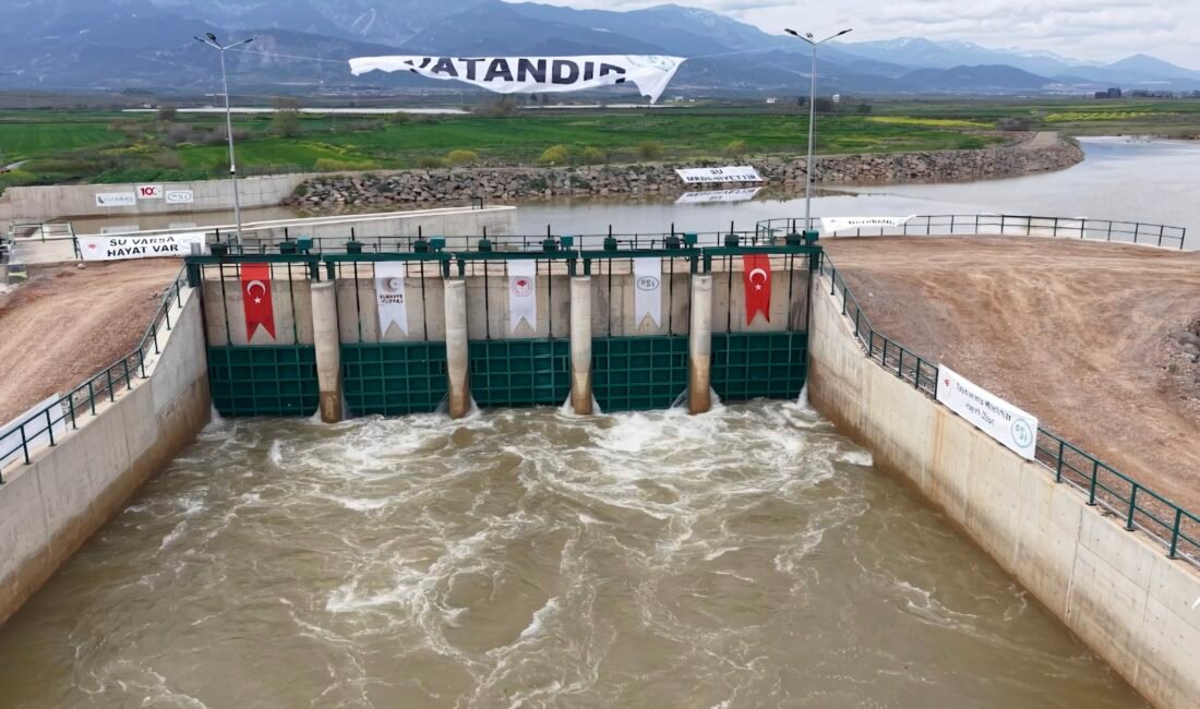 Karasu Regülatörü ve Derivasyon Kanalı açıldı; 585 bin dekar arazi sulanacak Alican GÜMÜŞ/HATAY, (DHA)- HATAY’da Karasu Regülatörü ve Derivasyon Kanalı'nın açılışı