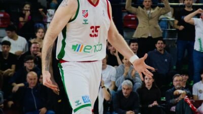 İZMİR, (DHA)- BASKETBOL Süper Ligi'nde daha önce 2 şampiyonluk, 2