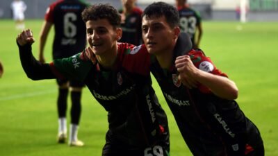 Ergin KARATAŞ / İZMİR, (DHA)- 3'üncü Lig'de üst üste üçüncü
