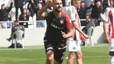 Ergin KARATAŞ / İZMİR, (DHA)- 3'üncü Lig 4'üncü Grup'ta üst
