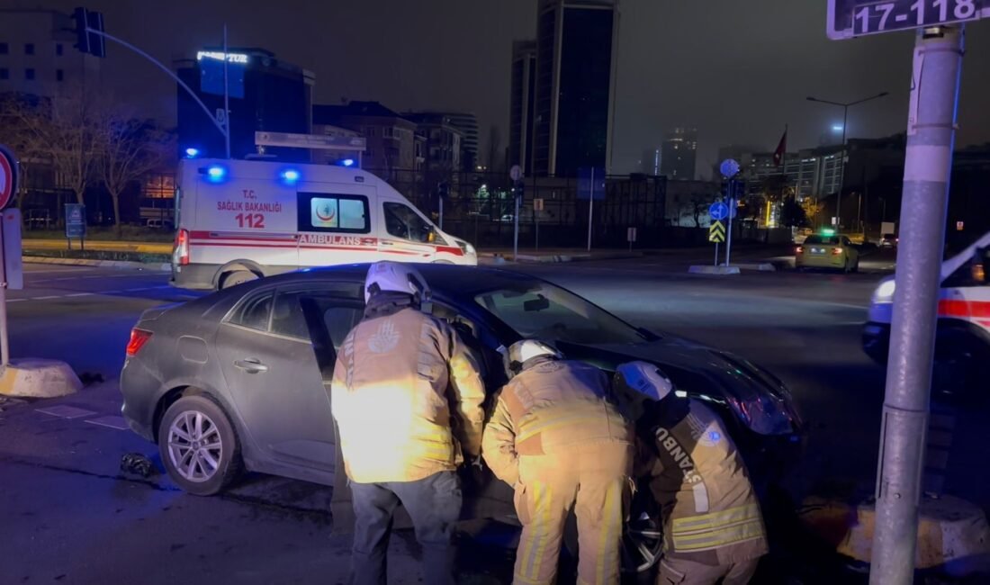 Mehmet Kaan KURT/İSTANBUL,(DHA)- KARTAL’da iki otomobilin çarpışması sonucu meydana gelen