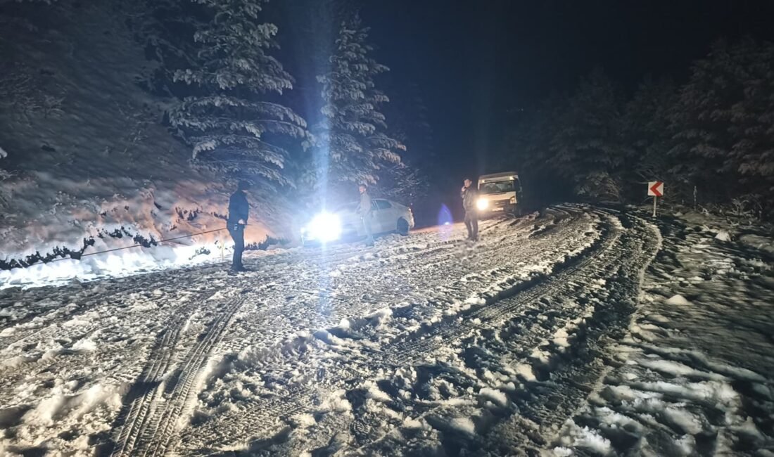 Kastamonu’da nisan karı Bünyamin KARACAN/ KASTAMONU, (DHA)- KASTAMONU’da hava sıcaklığının düşmesiyle birlikte kar