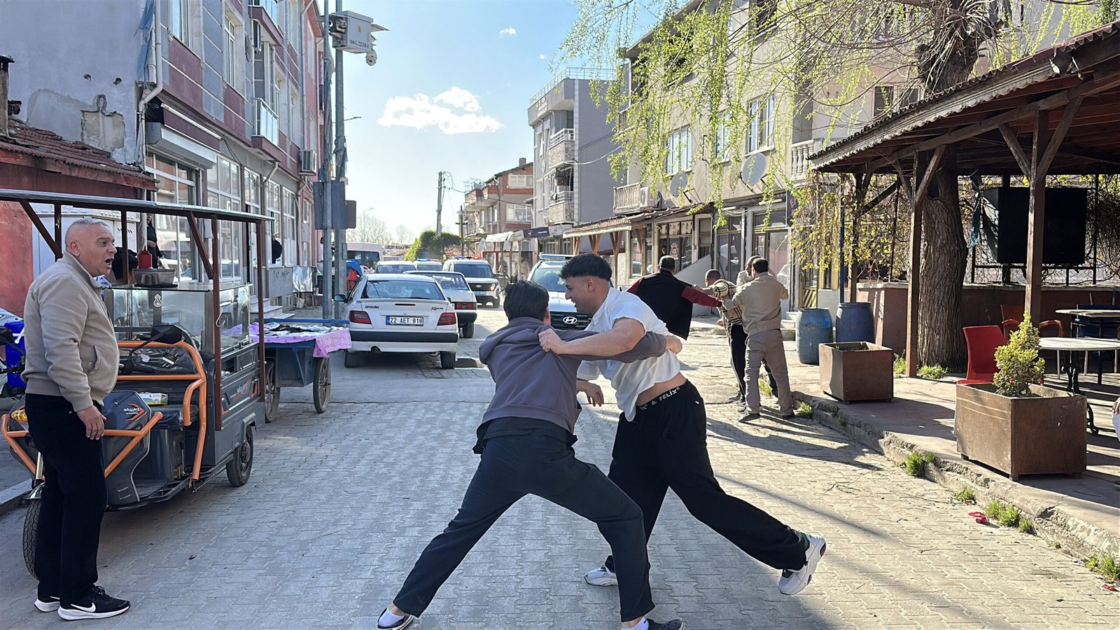 Umut IŞIK/ EDİRNE, (DHA)- EDİRNE’de çoğunluğu Romanlardan oluşan mahalle sakinleri,