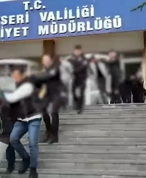 Furkan KAVUKLU/ KAYSERİ, (DHA)- KAYSERİ’de polis ekiplerinin uyuşturucu ticareti yapan