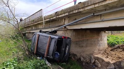 Yavuz YILMAZ/İNEGÖL (Bursa), (DHA)- BURSA'nın İnegöl ilçesinde köprü üzerinde meydana