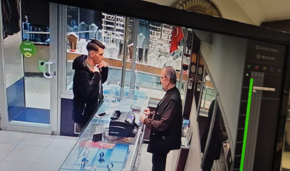 Öznur GÜNEŞ/ZONGULDAK, (DHA)- ZONGULDAK'ın Ereğli ilçesinde girdiği kuyumcu dükkanında tabancasını