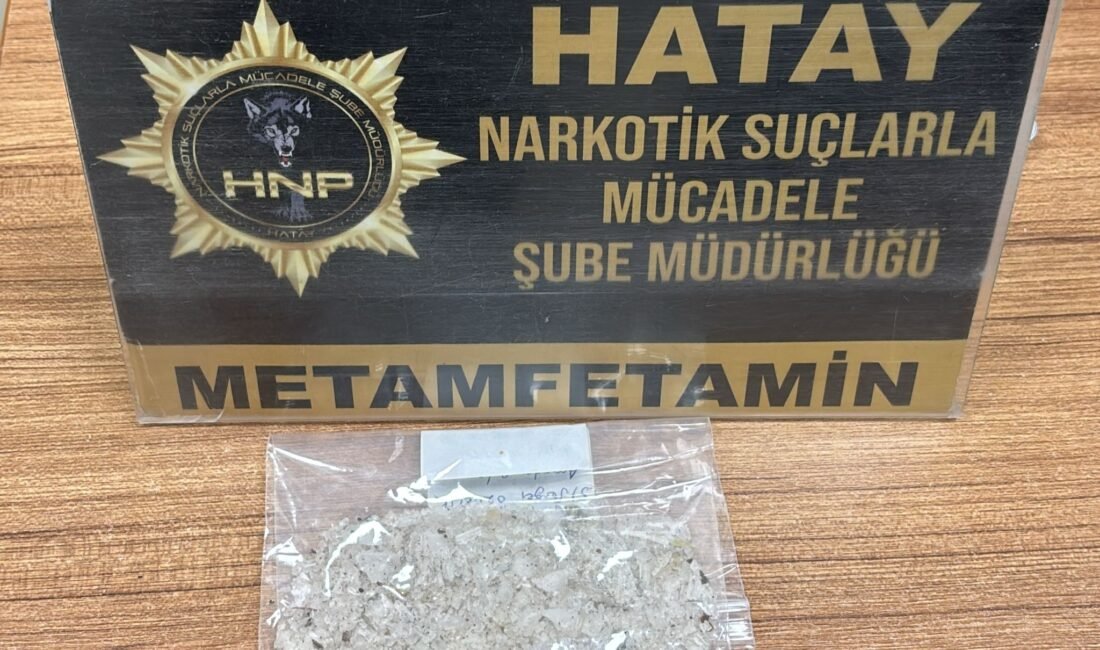 Mehmet KOCACIK/KIRIKHAN(Hatay),(DHA)- HATAY'ın Kırıkhan ilçesinde polis denetimlerinde uyuşturucuyla yakalanan 2