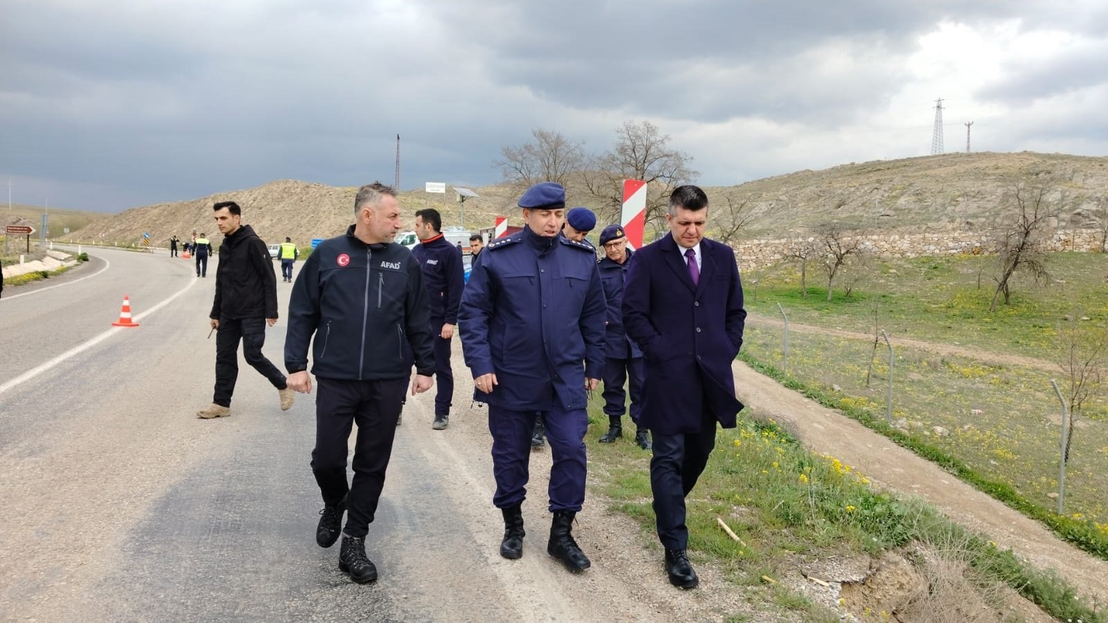Fahrettin TOKER/KIRŞEHİR, (DHA)- KIRŞEHİR'in Mucur ilçesinde taksi ile Kesikköprü mevkisine