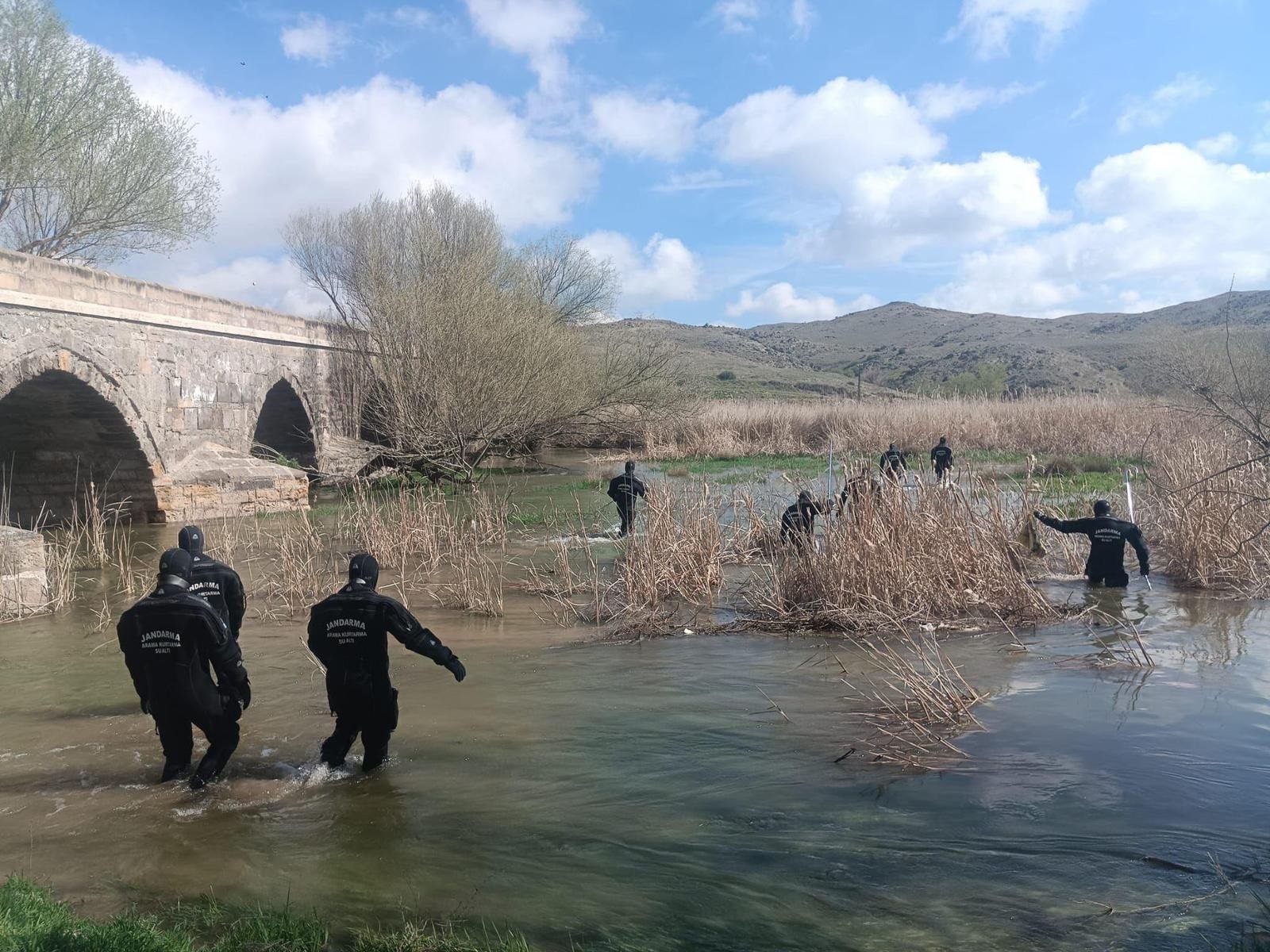 Fahrettin TOKER/KIRŞEHİR, (DHA)- KIRŞEHİR'in Mucur ilçesinde 4 gündür kendisinden haber