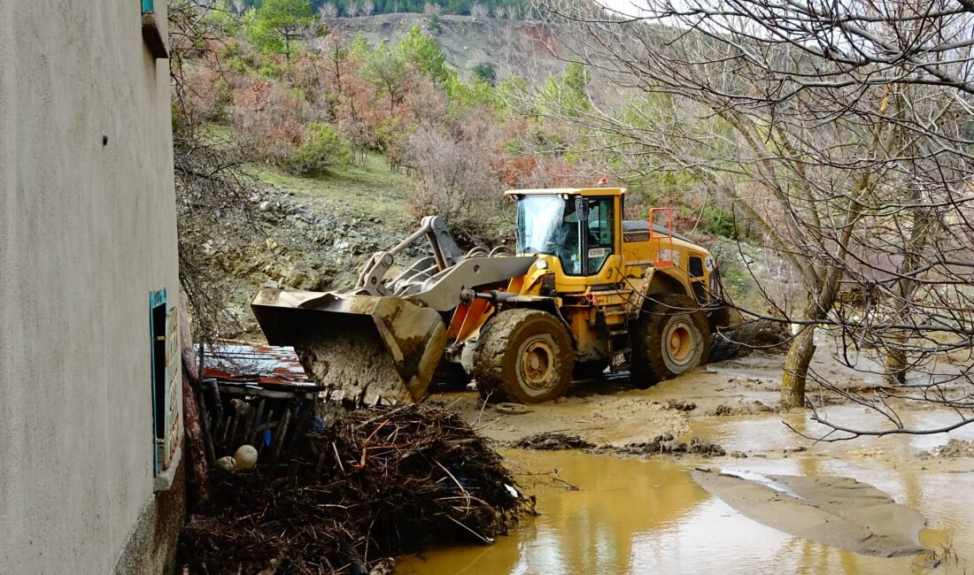 Tuna İŞLEYEN/ TAVŞANLI(Kütahya), (DHA)- KÜTAHYA’nın Tavşanlı ilçesinde Tunçbilek kömür sahası