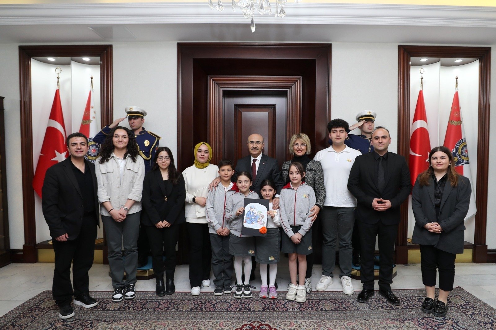 ANKARA, (DHA)- LÖSEMİLİ Çocuklar Sağlık ve Eğitim Vakfı (LÖSEV), Polis