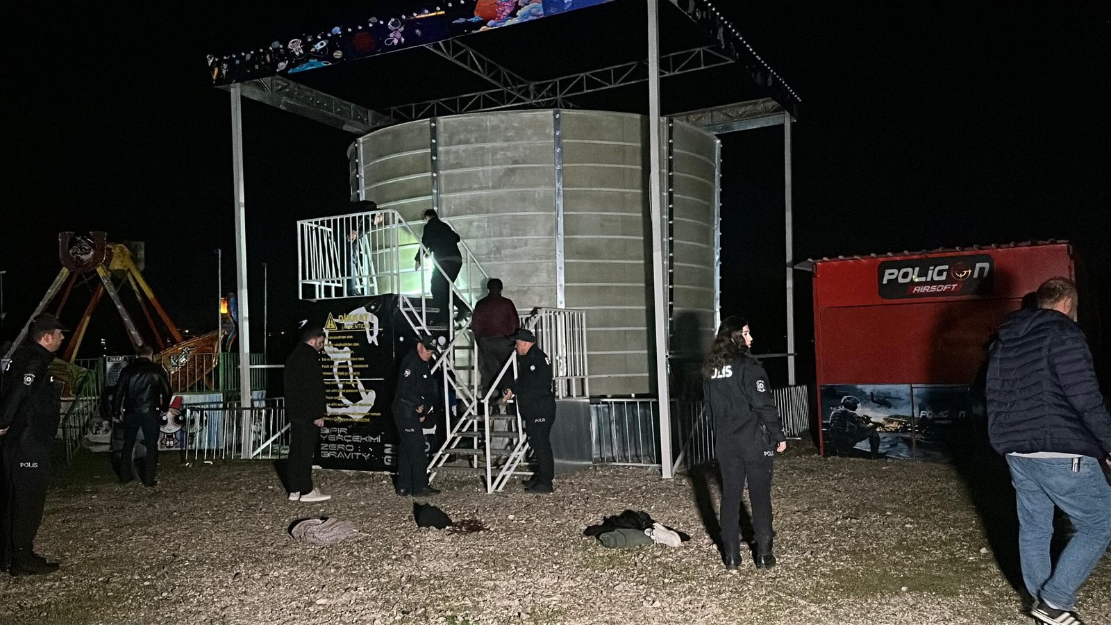 Umut IŞIK/ EDİRNE, (DHA)- EDİRNE'de, lunaparkta 'Sıfır yer çekimi' isimli