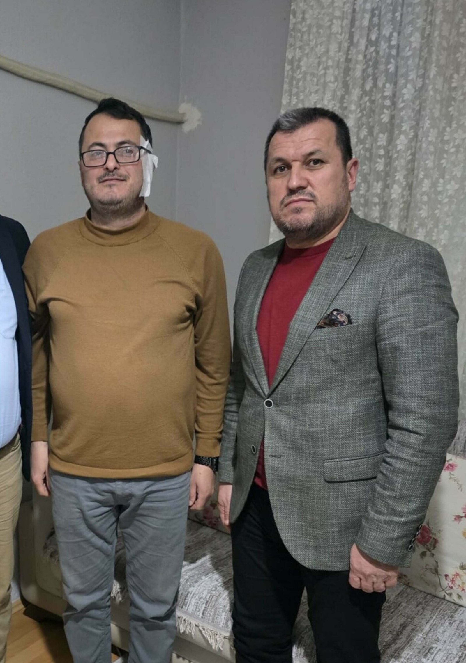 Emre SAÇLI/SALİHLİ (Manisa), (DHA)- MANİSA'nın Salihli ilçesinde bıçaklı saldırıya uğrayan