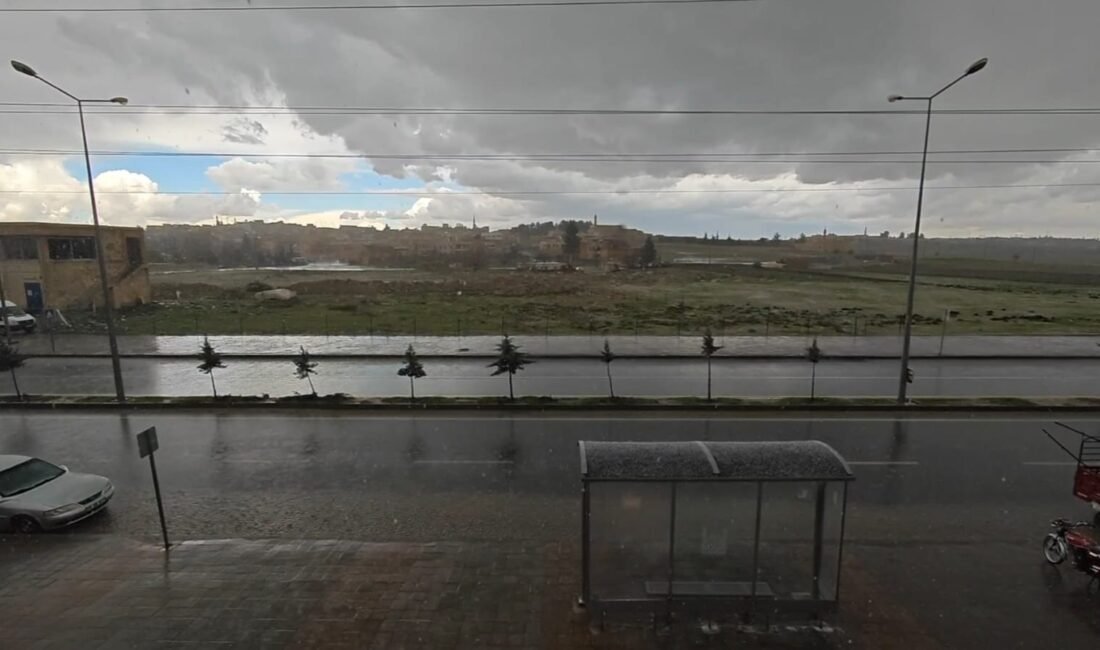 MİDYAT’TA DOLU ETKİLİ OLDU Mardin’in Midyat ilçesinde dolu ve sağanak