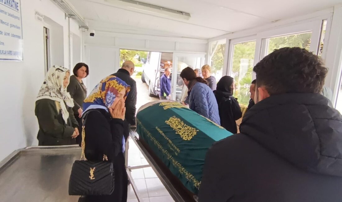 Kadir ÖZEN/İZMİR, (DHA)- SUNUCU ve oyuncu Mehmet Ali Erbil'in yaşlılığa