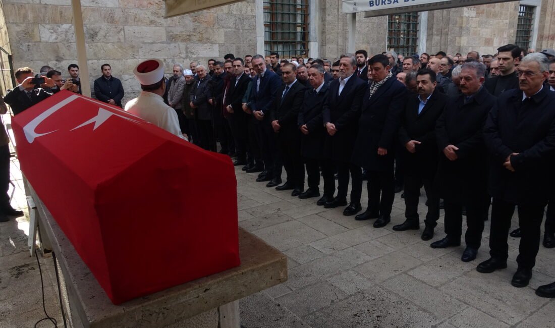 MHP’li Büyükataman’ın kayınpederi toprağa verildi Yiğithan HÜYÜK/ BURSA, (DHA)- MHP Genel Sekreteri ve Bursa Milletvekili