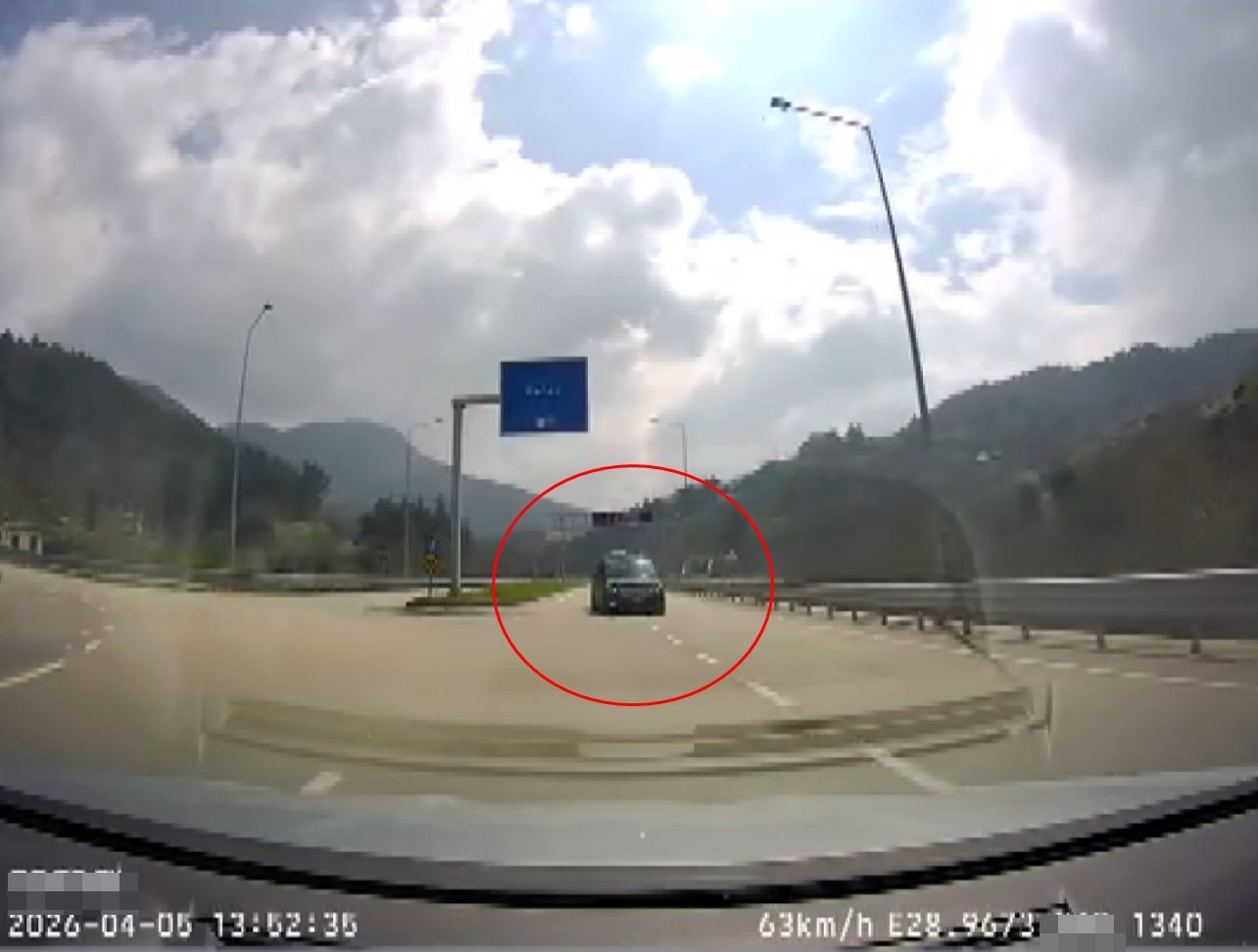 Yiğithan HÜYÜK/BURSA, (DHA)- BURSA’da bir sürücüsünün minibüsüyle ters yönde ilerleyip