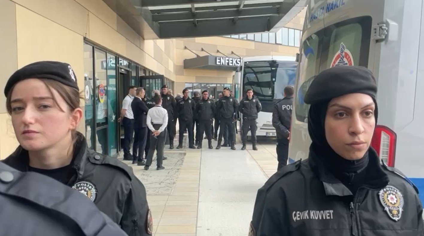 SAĞLIK KONTROLÜNDEN GEÇİRİLDİLER Bursa Büyükşehir Belediye Başkanı Mustafa Bozbey ile