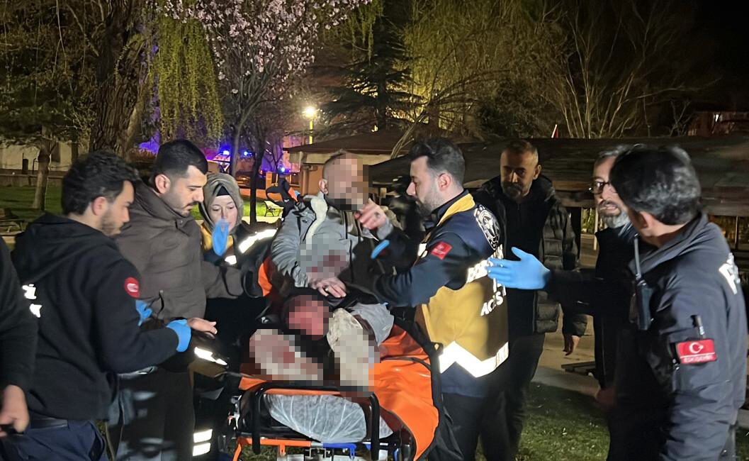 Ahmet KORKMAZER/ NEVŞEHİR, (DHA)- NEVŞEHİR’de parkta çıkan bıçaklı kavgada 3