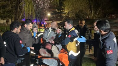 Ahmet KORKMAZER/ NEVŞEHİR, (DHA)- NEVŞEHİR’de parkta çıkan bıçaklı kavgada 3