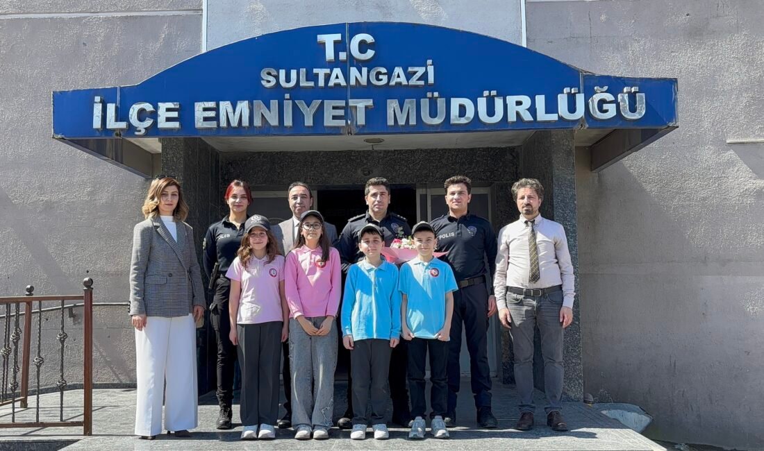 Öğrencilerden Sultangazi İlçe Emniyet Müdürlüğü’ne ziyaret Emin YEŞİL / İSTANBUL, (DHA) - TÜRK Polis Teşkilatı'nın kuruluşunun