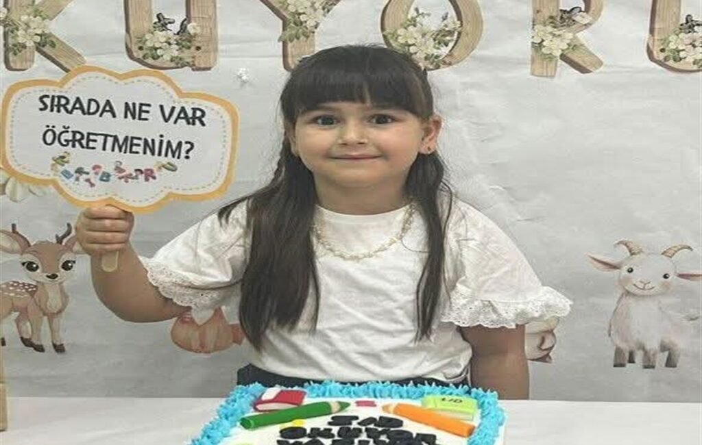 Okul servisinin altında kalıp ölen Ela, bilirkişi raporunda asli kusurlu bulundu Erol POLAT/GEBZE (Kocaeli), (DHA)- KOCAELİ’nin Gebze ilçesinde ilkokul öğrencisi Ela