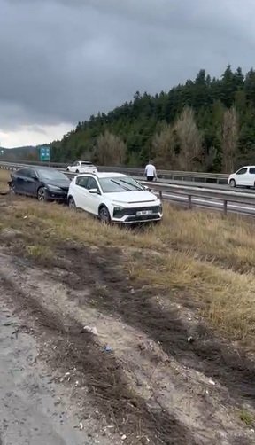 Mutlu YUCA/GEREDE (Bolu), (DHA)- BOLU’nun Gerede ilçesi Anadolu Otoyolu’nda yağmur