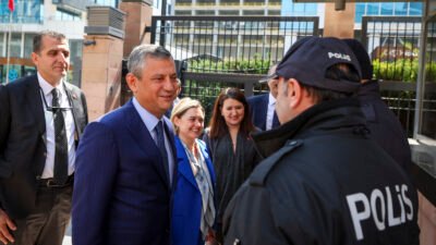 ANKARA, (DHA)- CHP Genel Başkanı Özgür Özel, CHP Genel Merkezi'nde