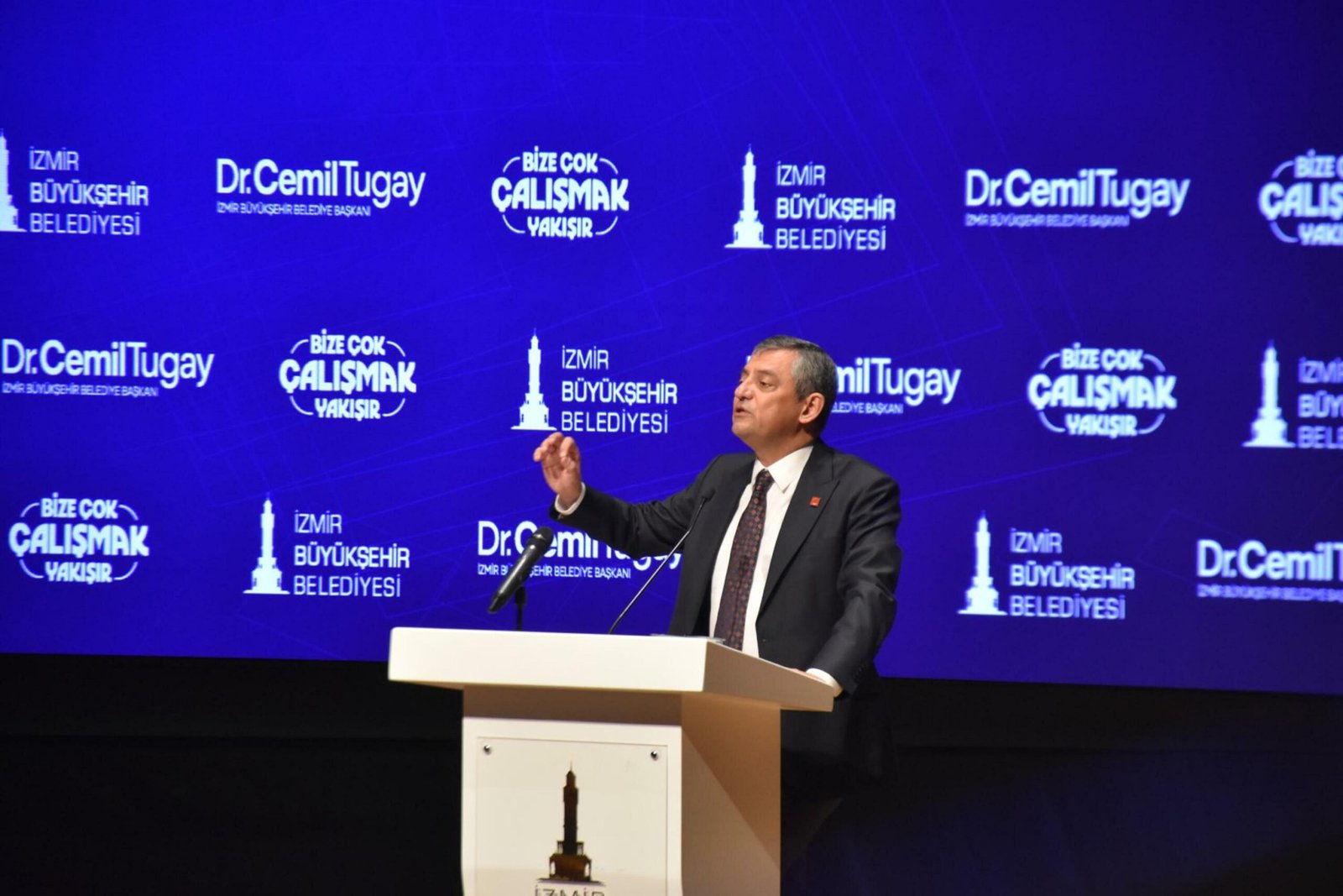 Nevra UÇKAÇ/İZMİR, (DHA)- CHP Genel Başkanı Özgür Özel, "Her ilde