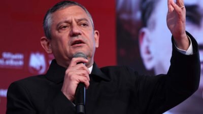 Ersan ERDOĞAN/MANİSA, (DHA)-CUMHURİYET Halk Partisi (CHP) Genel Başkanı Özgür Özel,