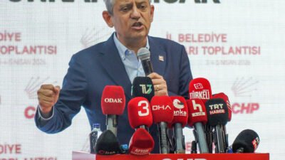Semih ERSÖZLER/AFYONKARAHİSAR, (DHA)- CHP Genel Başkanı Özgür Özel, "Değil Amerika'da;