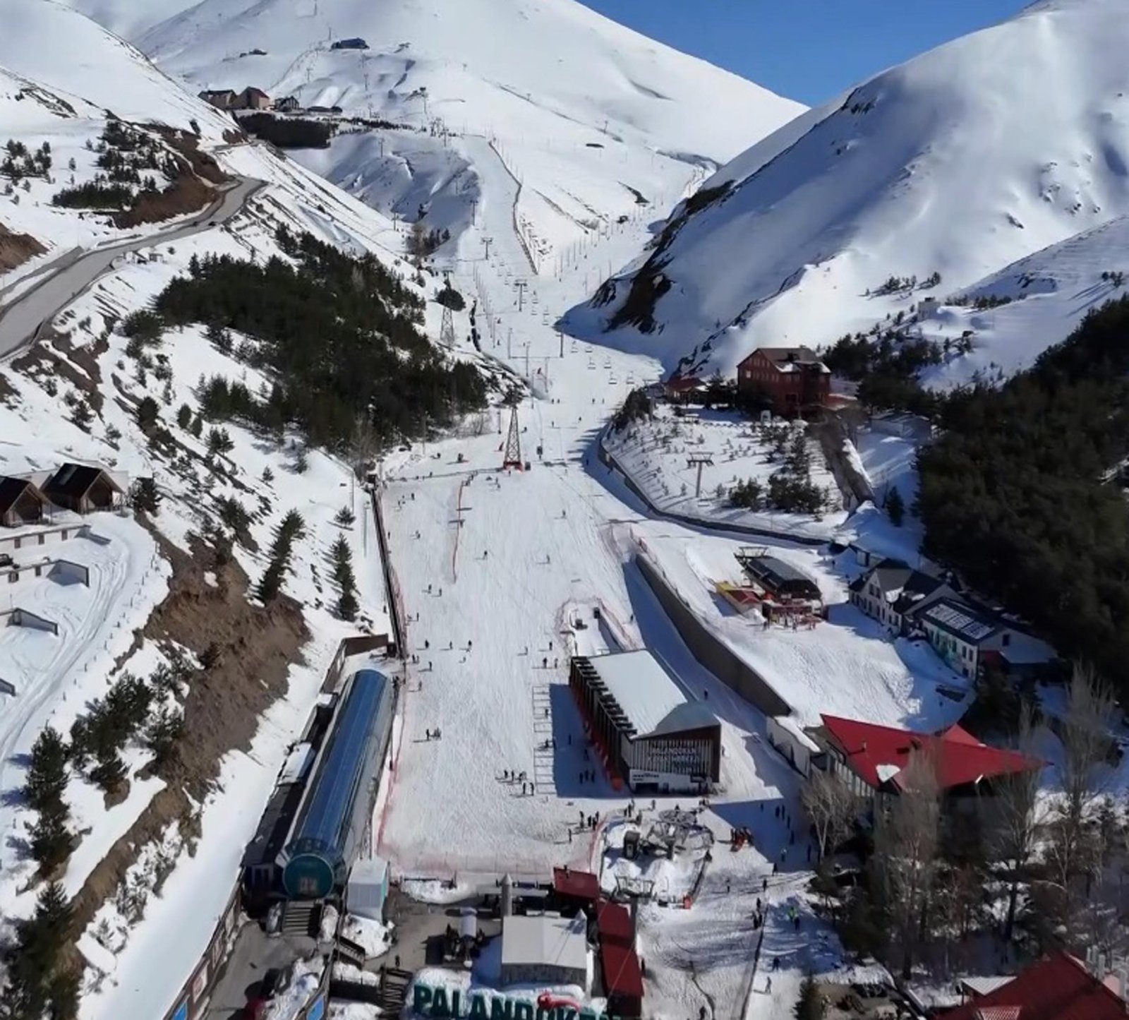 Salih TEKİN/ERZURUM, (DHA)- PALANDÖKEN Kayak Merkezi'nde geçen yıl aralık ayında
