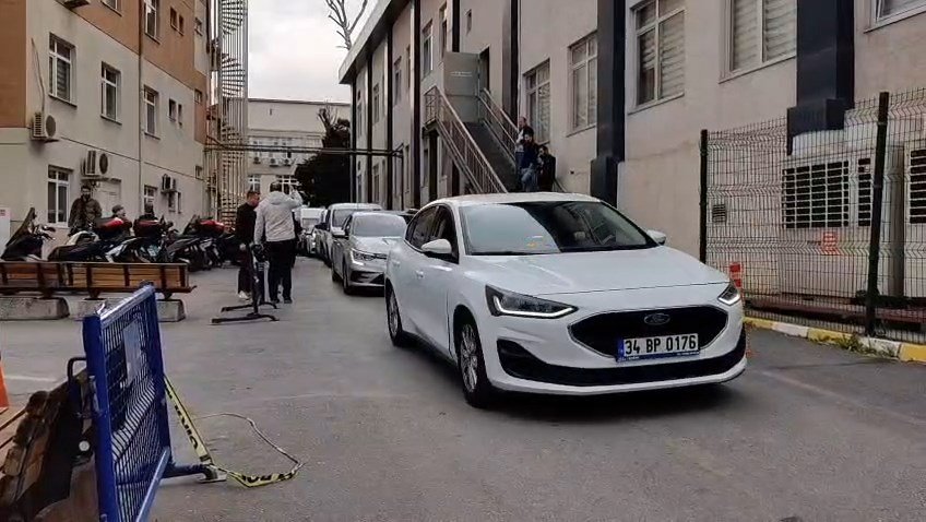 Polislere yönelik alaycı ifade kullanarak görüntü çeken şüpheliler adliyeye sevk edildi İSTANBUL, (DHA)- İSRAİL Konsolosluğu önünde çıkan çatışmada polislerin müdahale görüntülerini