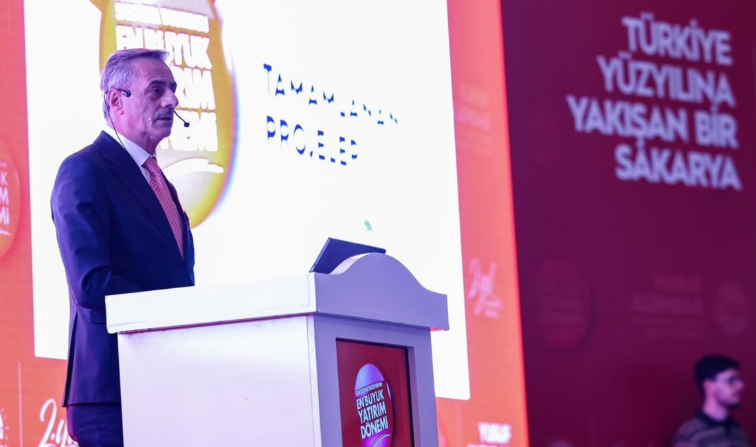 Serhat YILMAZ/ERENLER(Sakarya), (DHA)- SAKARYA Büyükşehir Belediye Başkanı Yusuf Alemdar, göreve