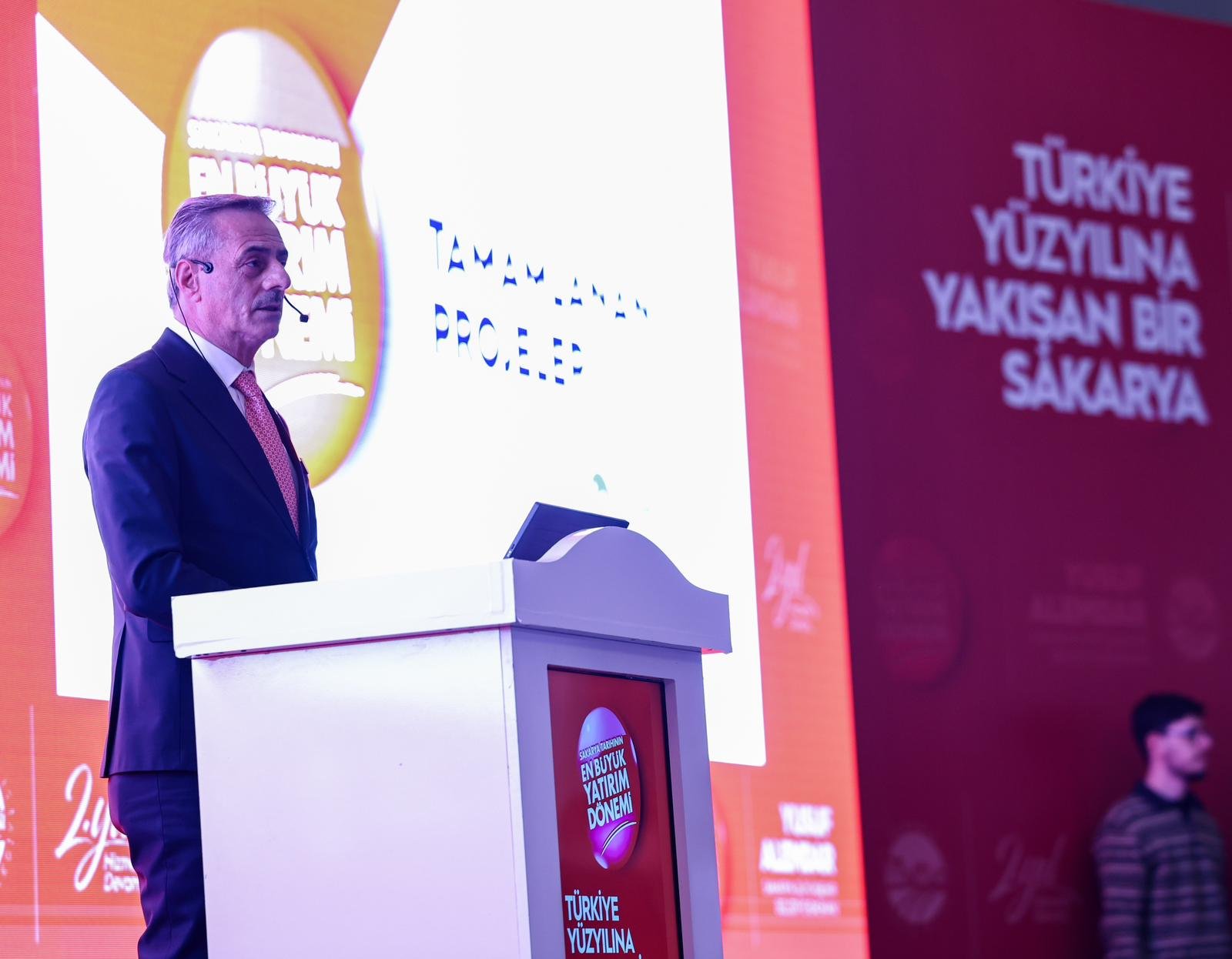 Serhat YILMAZ/ERENLER(Sakarya), (DHA)- SAKARYA Büyükşehir Belediye Başkanı Yusuf Alemdar, göreve