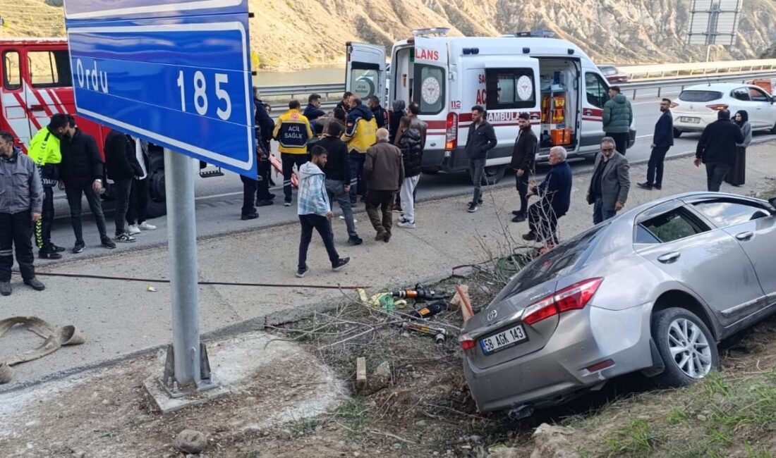 Oğuzhan ÇİFCİ/ SUŞEHRİ(Sivas), (DHA)- SİVAS'ın Suşehri ilçesinde kontrolden çıkan otomobilin