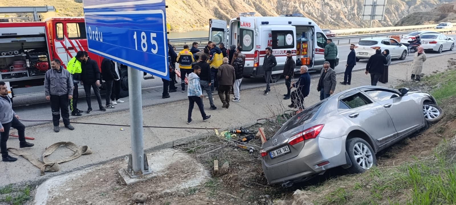 Oğuzhan ÇİFCİ/ SUŞEHRİ(Sivas), (DHA)- SİVAS'ın Suşehri ilçesinde kontrolden çıkan otomobilin