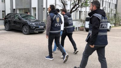 Fatih YILMAZ/ TOKAT, (DHA)- TOKAT'ta kendisini polis olarak tanıtıp R.M.