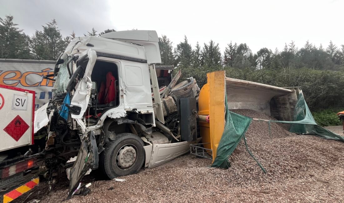 ANKARA YÖNÜ 4 SAAT SONRA ULAŞIMA AÇILDI TEM Otoyolu’nun Kocaeli