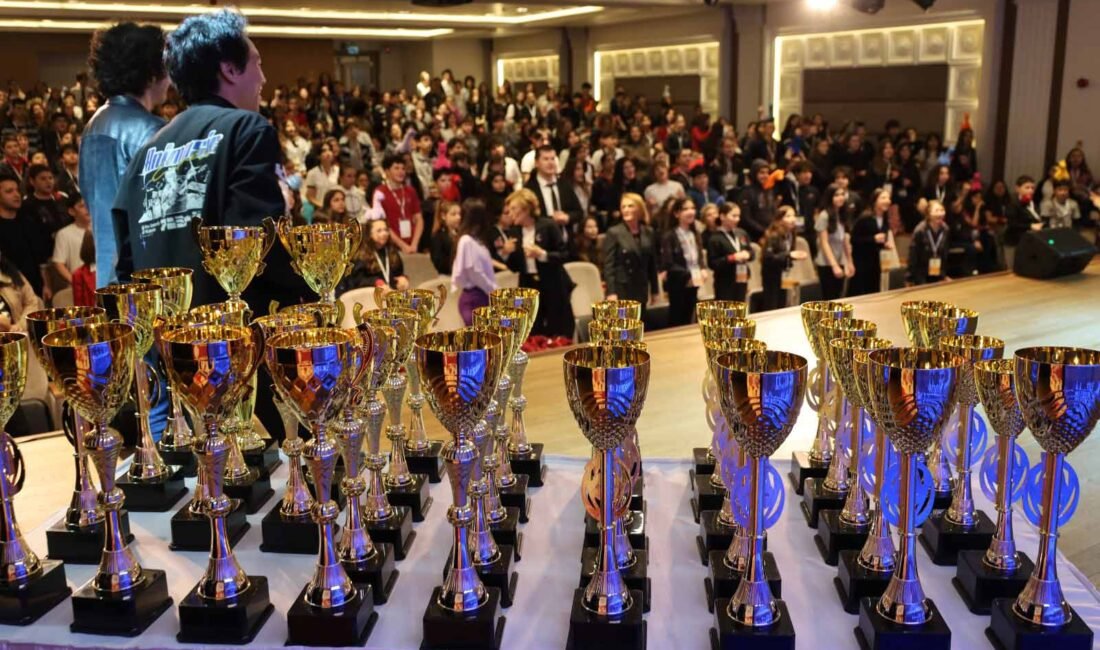 İSTANBUL, (DHA) - DÜNYA genelinden öğrencileri bir araya getiren disiplinler