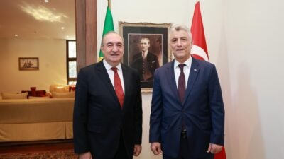 PORTEKİZ, (DHA) - TİCARET Bakanı Ömer Bolat, Türkiye-Portekiz Ekonomi ve