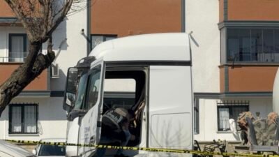 Erol POLAT/DARICA (Kocaeli), (DHA)- KOCAELİ'nin Darıca ilçesinde sabah işe gitmek