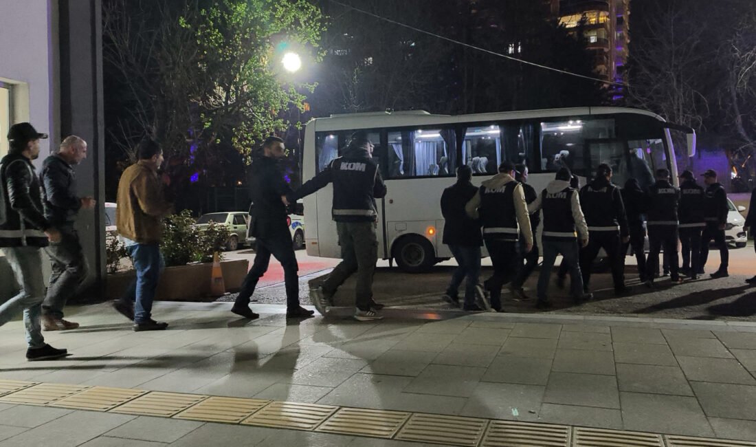 İbrahim UĞUR/TOKAT, (DHA)- TOKAT ve Şanlıurfa’da yazılı ehliyet sınavına kimlik