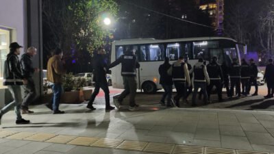 İbrahim UĞUR/TOKAT, (DHA)- TOKAT ve Şanlıurfa’da yazılı ehliyet sınavına kimlik