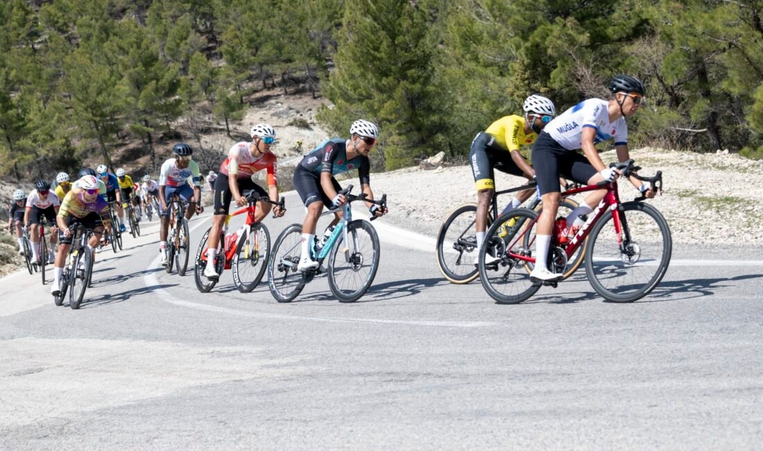 Tour Of Mersin’in Gülnar etabı tamamlandı Erhan ZOBU/GÜLNAR/(Mersin), (DHA)- MERSİN Büyükşehir Belediyesi tarafından düzenlenen 8’inci Tour