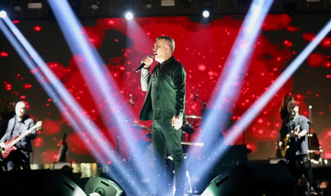 HALUK LEVENT KONSERİNE BÜYÜK İLGİ Adana'da bu yıl 14'üncüsü düzenlenen