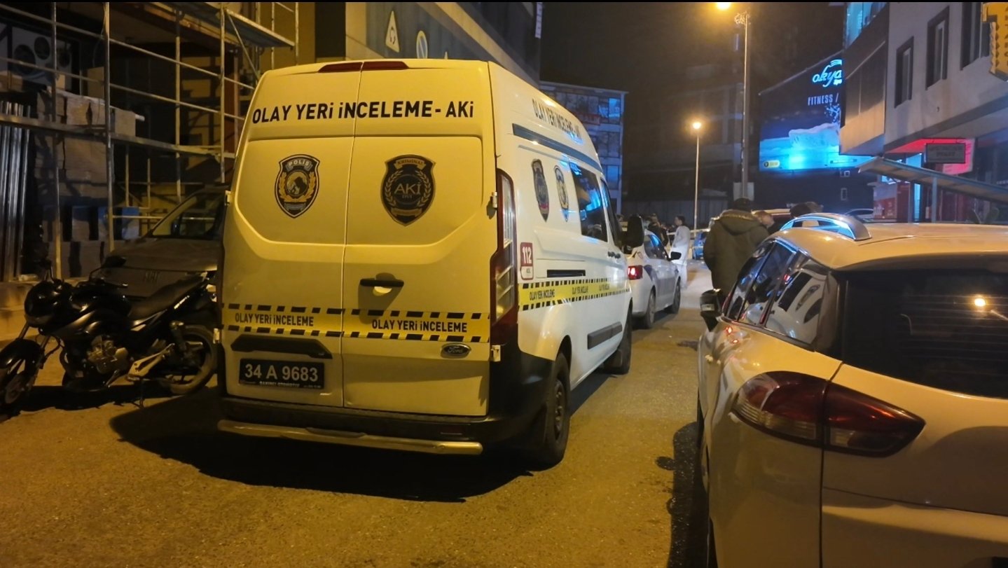 Mert ORDU/İSTANBUL (DHA)- ÜMRANİYE'de bir iş yerine kimliği belirsiz kişi
