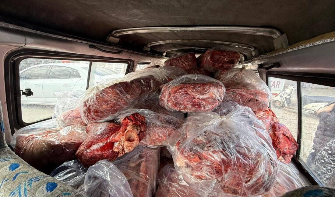 Uygunsuz koşullarda taşınan 1,6 ton sakatat imha edildi Nuray UZATMAZ/GAZİANTEP, (DHA)- GAZİANTEP'in Nizip ilçesinde kamyonette uygunsuz koşullarda taşınan